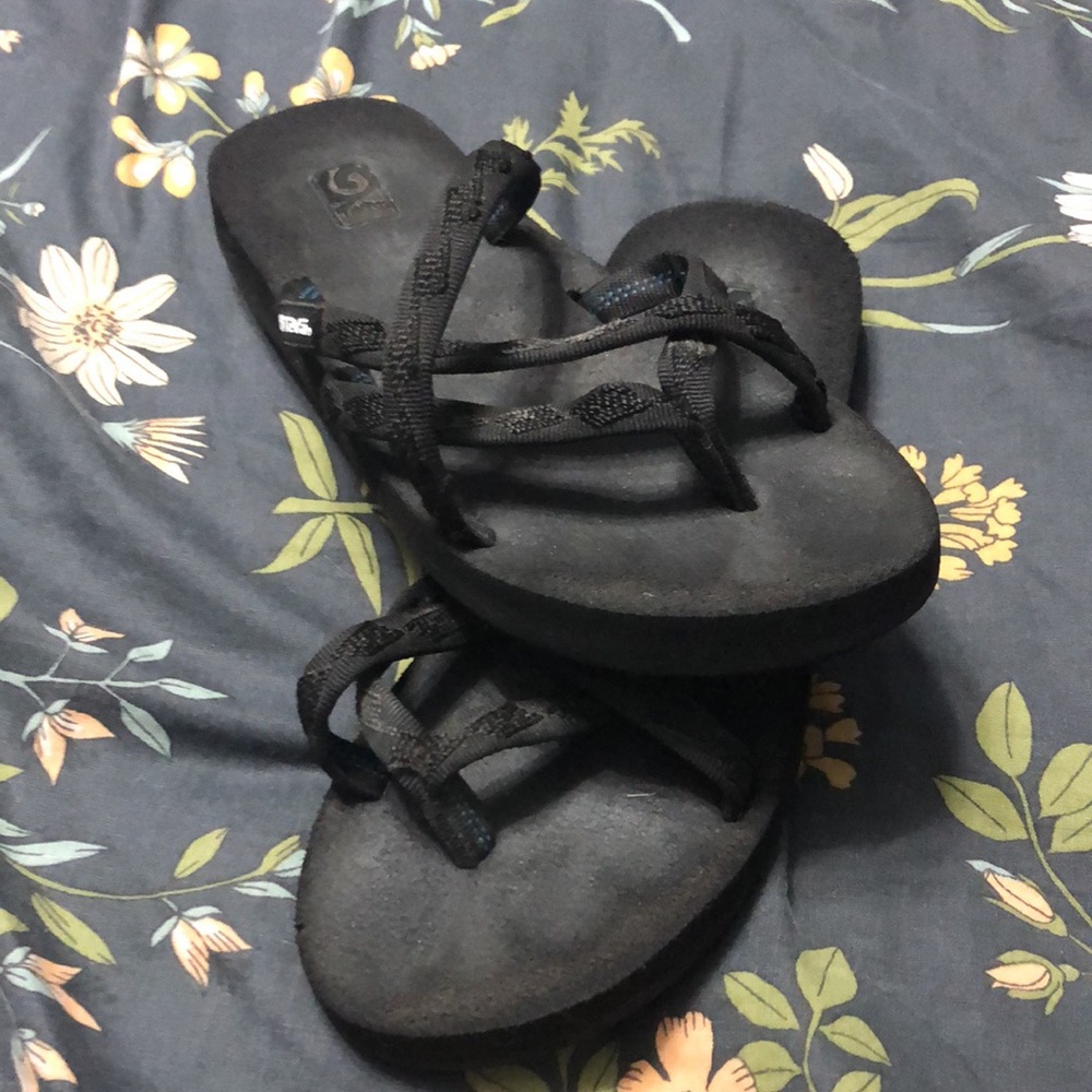 Teva Olowahu Criss-Cross Woven Strappy Summer Beach Mush Sandals in Black Size 7
